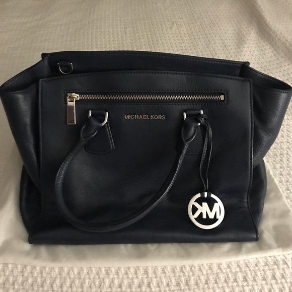 Michael Kors Handbags - Authentic Michael Kors Handbag